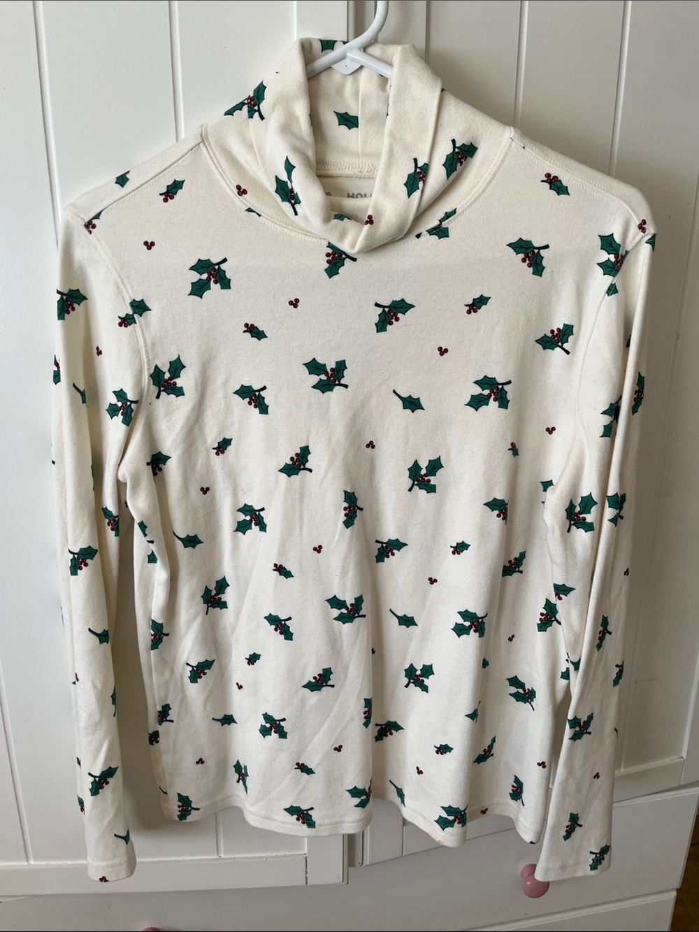 Ivory Christmas Holiday Editions Holly Turtleneck Top medium